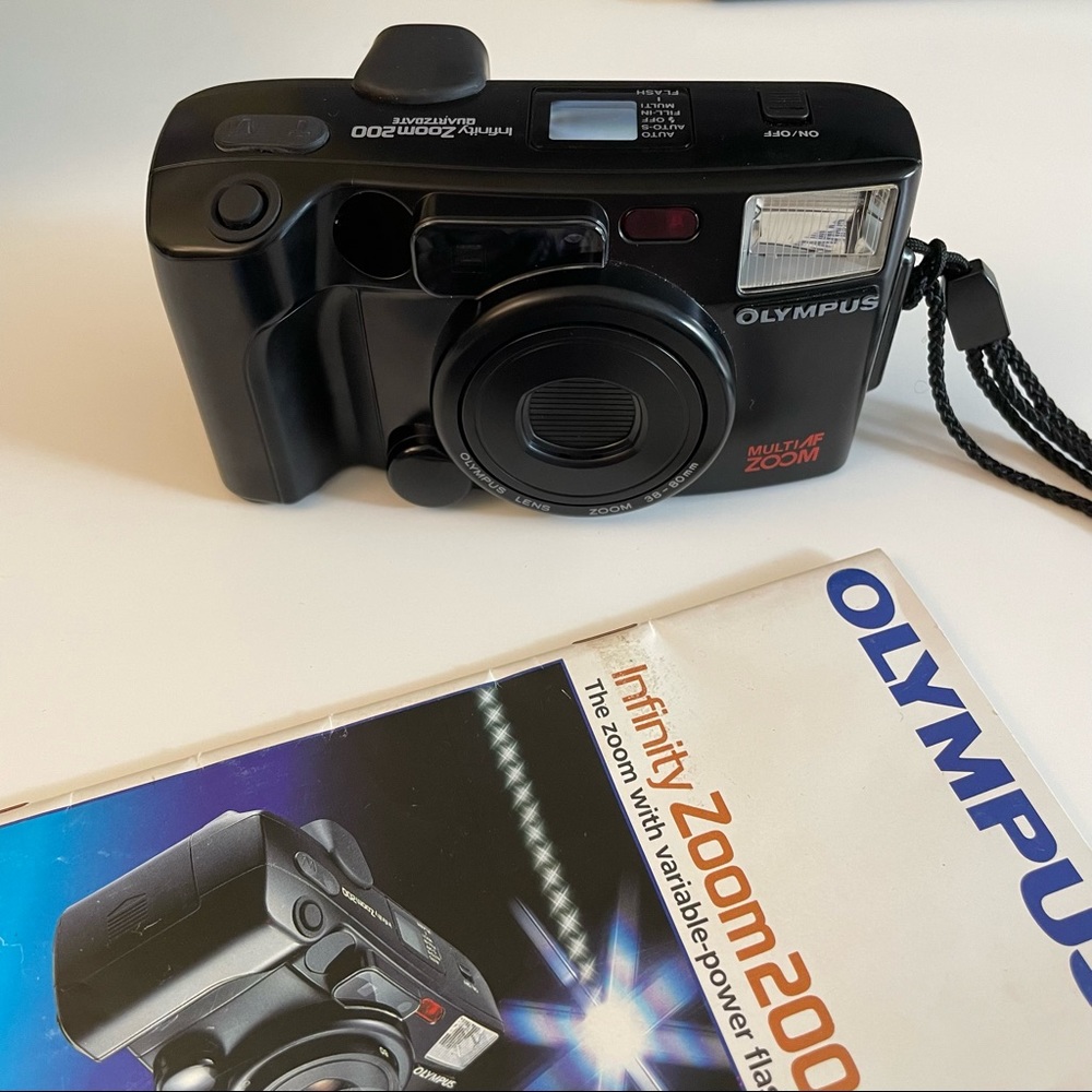 Olympus Infinity Zoom 200 TESTED film camera